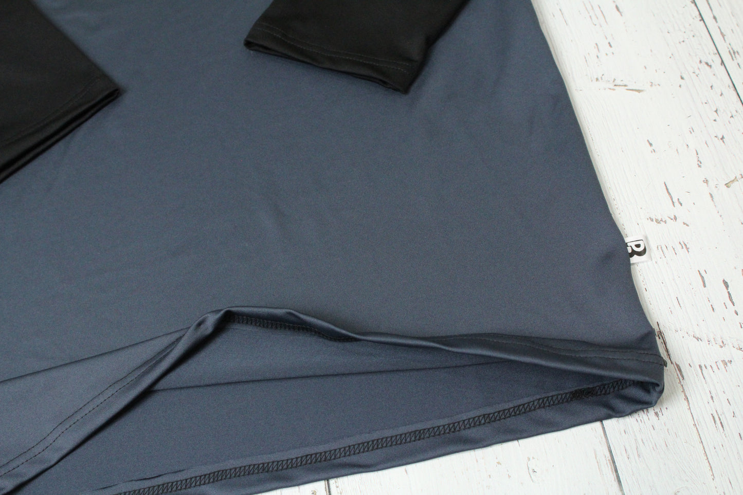 Activewear/Rashguard Raglan - Charcoal/Black